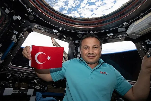 1706689658809.jpeg Uzayda 10'uncu deney! Alper Gezeravcı 'UYNA' ile ışık tutacak - 3