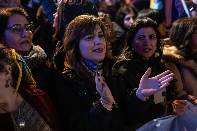 dem-istanbul-adayi-meral-danis-bestas-ortalikta-yok-imamoglundan-deme-kurtce-sarkili-teminati-1711389520785.jpg DEM İstanbul adayı Meral Danış Beştaş ortalıkta yok! İmamoğlu'ndan DEM'e Kürtçe şarkılı teminatı - 5