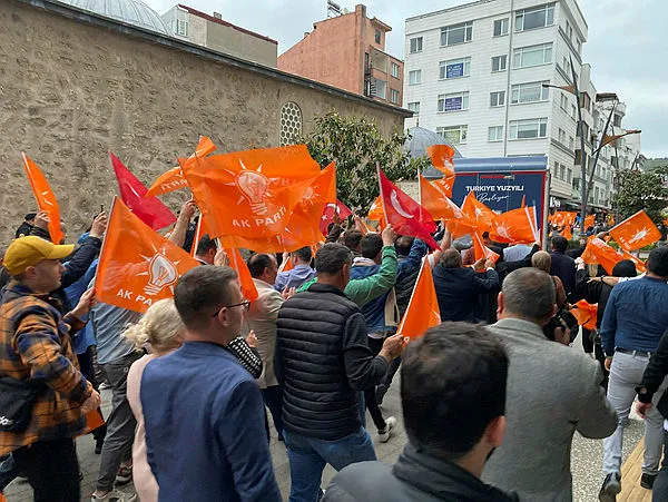 Türkiye’nin 81 ilinden Başkan Erdoğan’ın zaferinin sevinç görüntüleri! Başkan Erdoğan’ın konuşmaları…