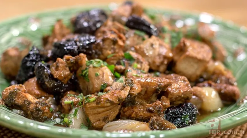 Kuru erikli et yemeği nasıl yapılır? Kuru erikli et tarifi 8