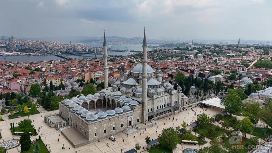 İL İL Kurban Bayramı Namaz VAKİTLERİ 2025 | Kurban Bayramı namazı hangi ilde saat kaçta? İstanbul, İzmir, Ankara... 1