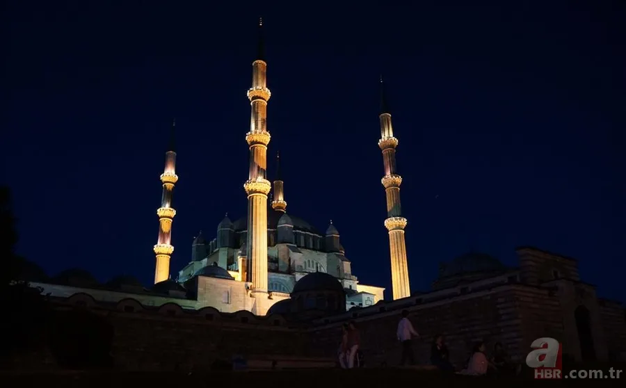 Miraç gecesi yaşananlar: Hz. Muhammed göğe nasıl yükseldi? Miraç gecesi ne oldu? İşte mucizevi yolculuğun ayrıntıları 24