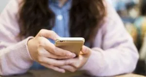 Yargıtay’dan telefon kararı: Sadakatsizlik sayıldı