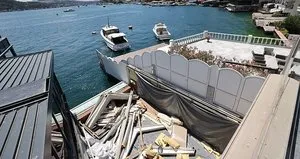İstanbul Boğazı’ndaki kaçak yapılar yıkıldı