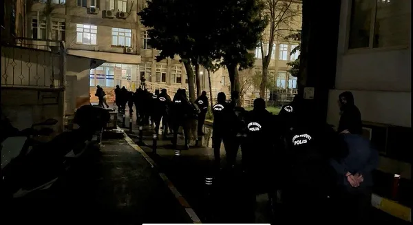 Kilise saldırısında yeni görüntüler ortaya çıktı! Kurbana kapıyı böyle açmışlar! Saldırıda dikkat çeken Balat detayı...