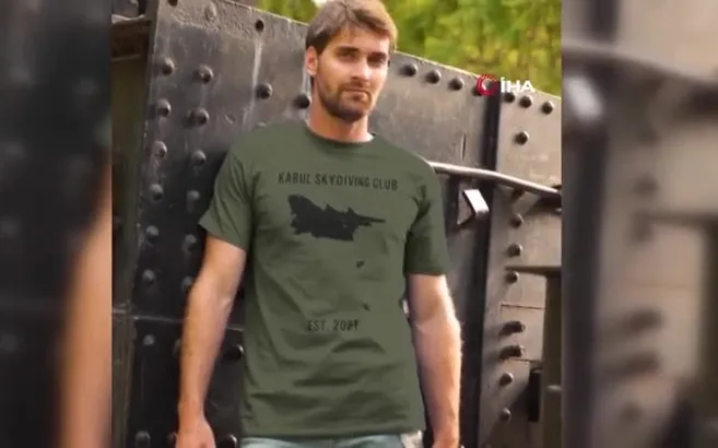 Skandal tişört! Uçaktan düşerek ölen Afganlarla dalga geçtiler: Kabil Paraşütle Atlama Kulübü