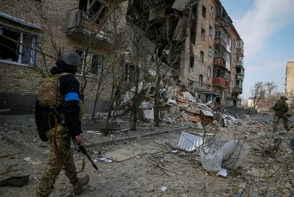 Ukrayna açıkladı! Rus ordusunun Kiev ve Çernigiv’den çekilmesi devam ediyor | Karadeniz’de görülen mayınlarla ilgili açıklama