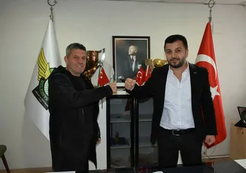 Akhisarspor'un yeni teknik direktörü Mesut Dilsöz oldu