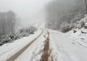 Erdek ilçesinde kar yağışı etkili oldu