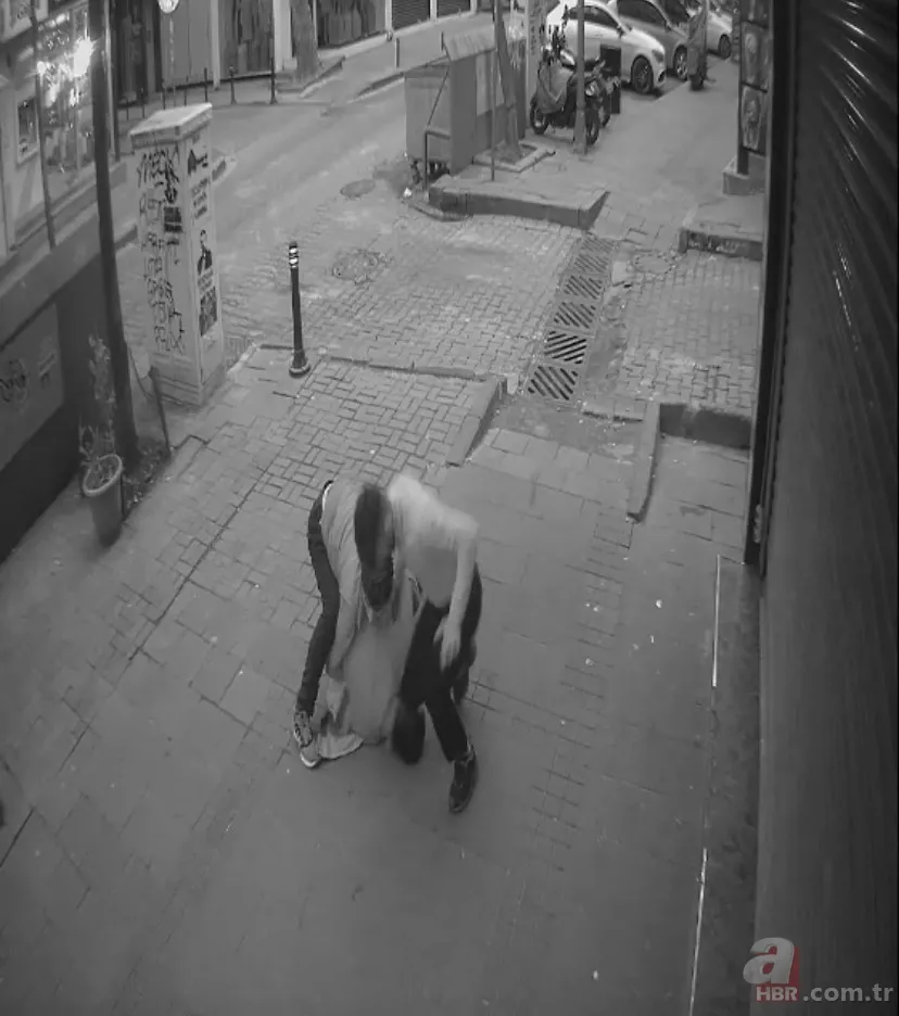 İstanbul’da kan donduran olay! Dövüldü, bıçaklandı, gaspçının bacağına sarıldı 7