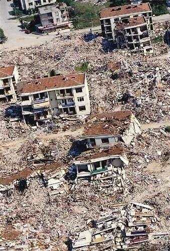17 Ağustos Marmara Depremi'nin 22. yılı! Acı dolu kareler