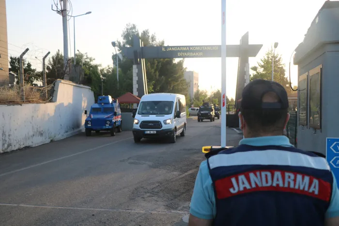 Jandarma ve polisten şok baskın! Hepsi yakayı ele verdi... - 1