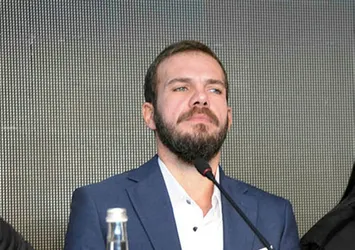 Tolga Karel'e ABD dönüşü gözaltı