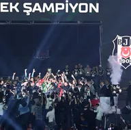 Kara Kartal şampiyonluk kupasını böyle kaldırdı! Birbirinden renkli fotoğraflar