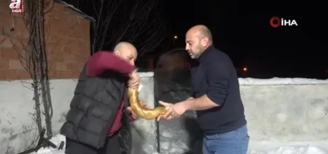Bayburt’ta Ramazan ayının aranan lezzetlerinden tel helvasının yapımı saatlerce sürüyor dakikalar içinde tüketiliyor