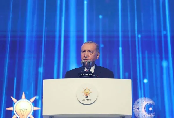 AK Parti startı Doğru zaman doğru adam sloganıyla verdi! Başkan Erdoğan seçim beyannamesini açıkladı