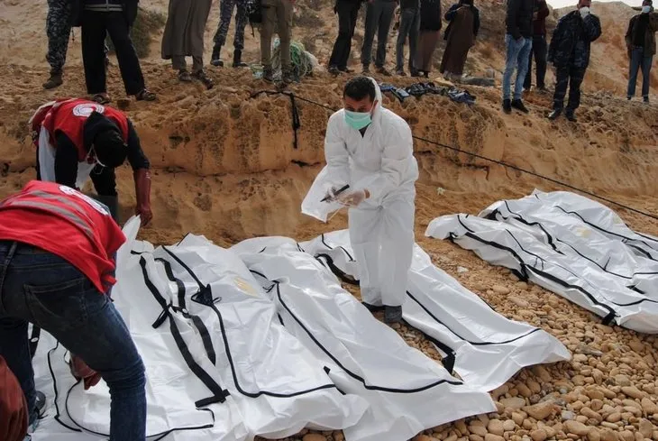 Libya’da göçmen cesetleri karaya vurdu