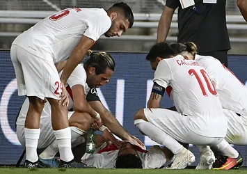 Milli futbolcu Ozan Kabak sakatlandı