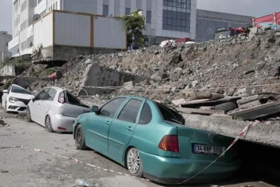 Sağanak yağışın yıkıp geçtiği Esenyurt'taki dehşet anlarından yeni görüntü - 3