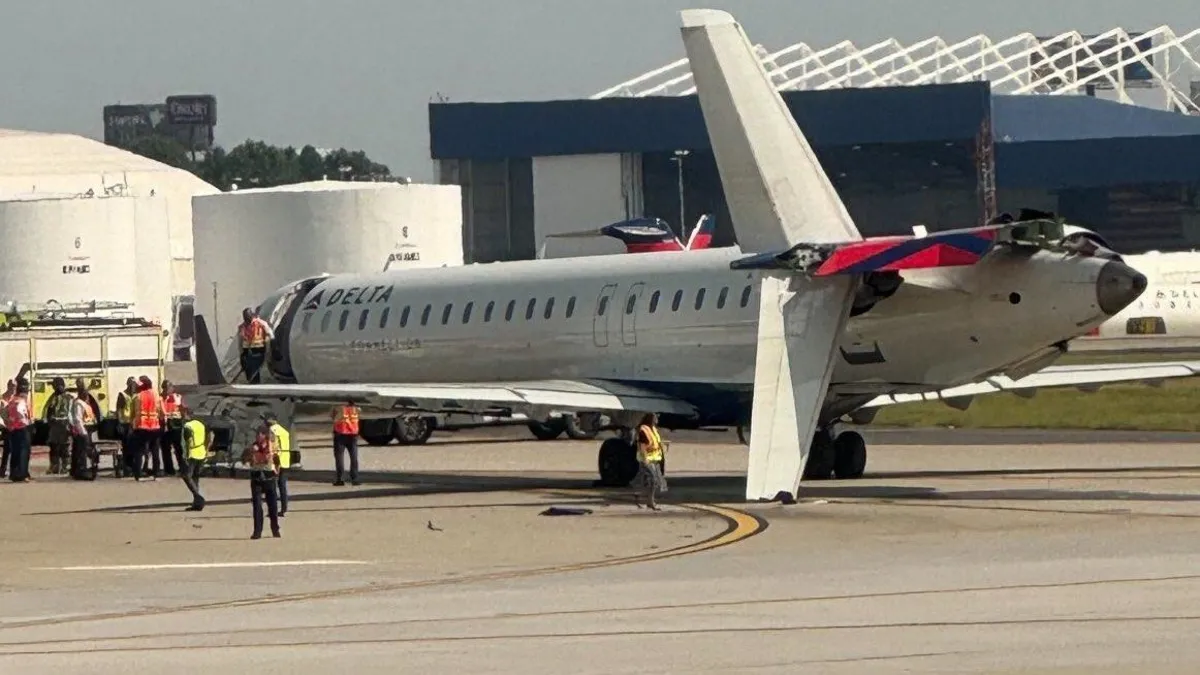 ABD'de yürekler ağza geldi! 2 yolcu uçağı pistte çarpıştı