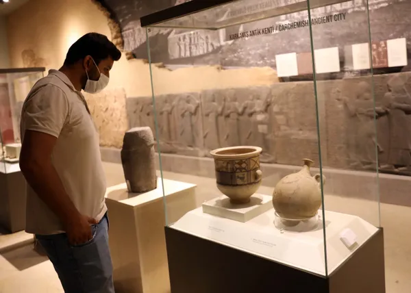 3 bin 700 yıllık tarihi eserdeki gülücük emojisine yoğun ilgi