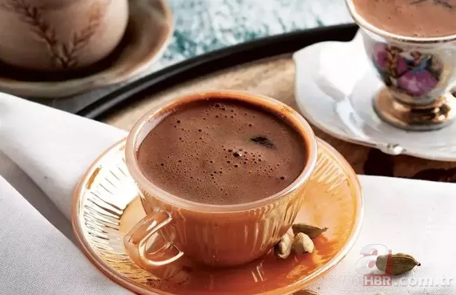 Dostlukları pekiştiren, araya 40 yıl hatır sokan Türk kahvesinin faydaları kadar zararları da var! Kimine şifa kimine zarar… 1