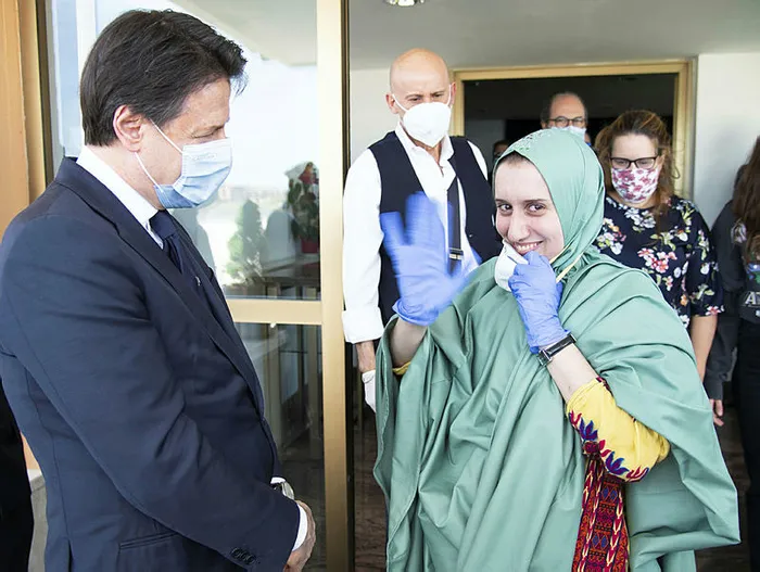 MİT, Kenya'da kaçırılan İtalyan kadını kurtardı - 1