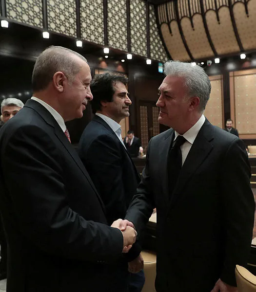 fondas-medya-devlet-tiyatrolarina-atanan-tamer-karadagliyi-hedef-aldi-rapci-norm-ender-bababa-karadagliya-ayar-1692545583377.jpg Fondaş medya Tamer Karadağlı’yı hedef aldı | Rapçi Norm Ender: Bababa! Karadağlı'ya ayarsız öfke…