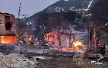 Artvin'de 6 ev küle döndü! 1 ölü, 1 kayıp 5