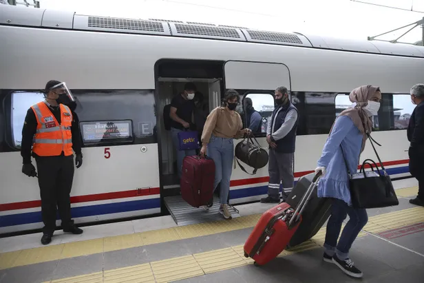 bakan-uraloglu-duyurdu-24-kasimda-baslayacak-6-gun-boyunca-50-indirim-karari-alindi-1700659112235.jpg Yarın başlıyor! 6 gün boyunca %50 indirimli olacak - 1