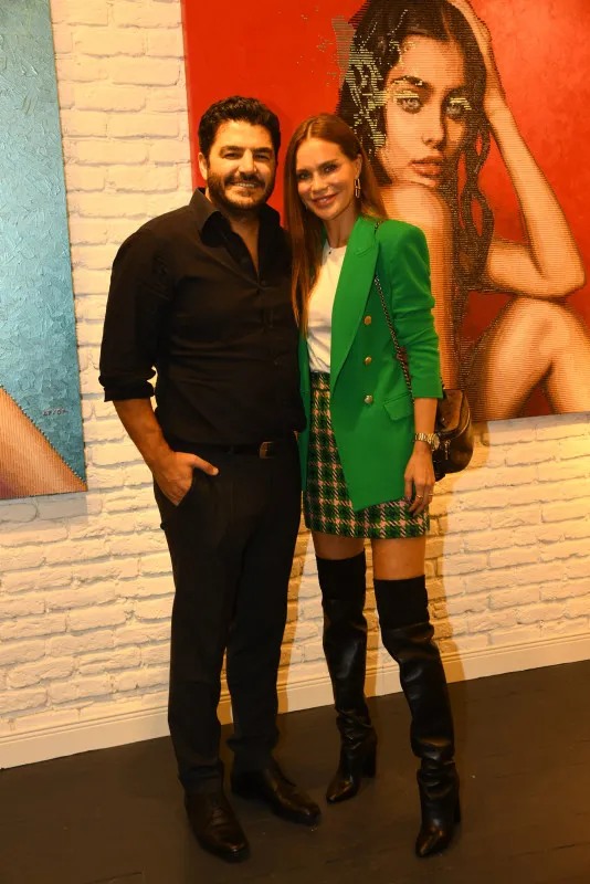ebru-sallinin-esi-ugur-akkusa-buyuk-sok-bu-kez-kendisi-dolandirildi-1702878744581.jpg Ebru Şallı’nın eşi Uğur Akkuş’a büyük şok! Bu kez kendisi dolandırıldı - 3