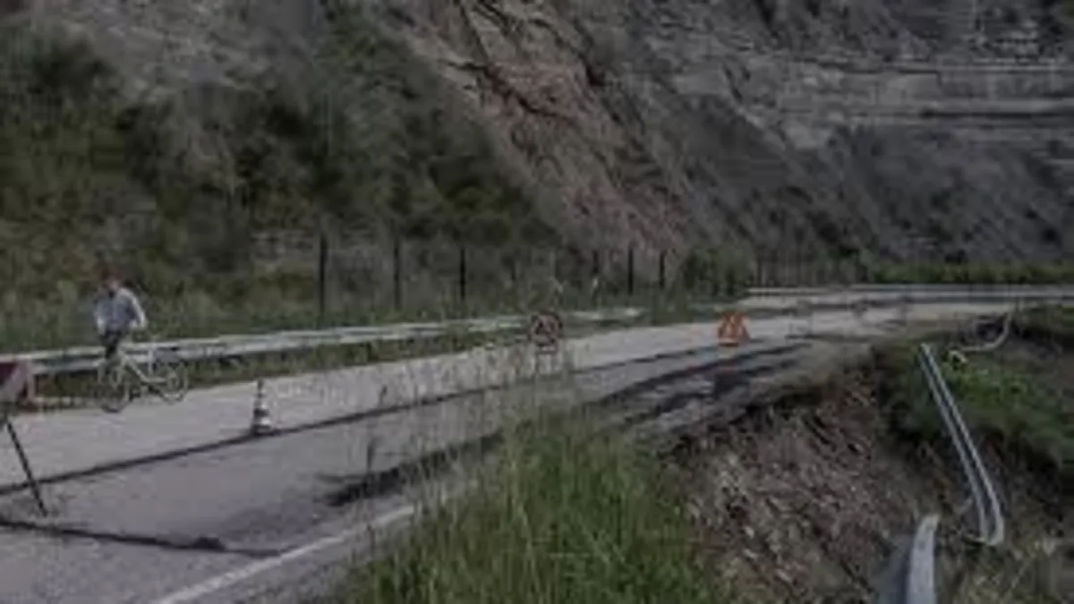 İtalya'da sel ve toprak kaymasında 2 kişi kayboldu