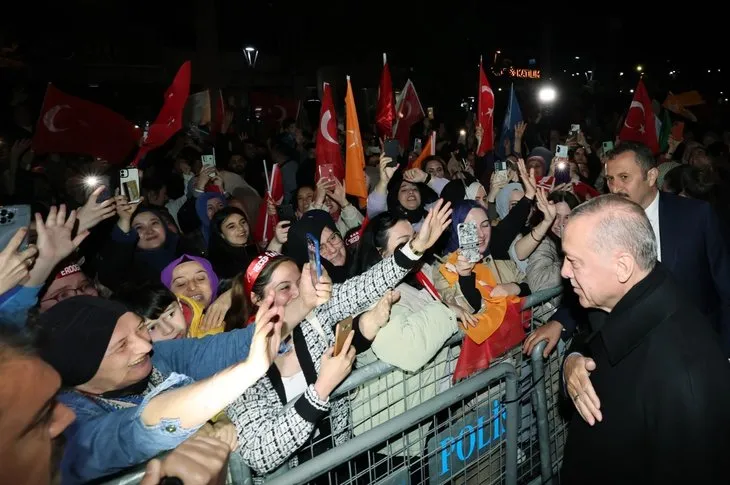 Başkan Recep Tayyip Erdoğan’a İstanbul’da büyük ilgi! Seçim sonuçlarını Ankara’da takip edecek