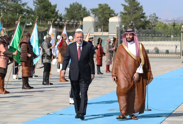 Son dakika: Veliaht Prens bin Selman'ın Ankara ziyareti Suudi Arabistan medyasında: Yeni bir kalkınma ve refah çağının müjdecisi - 4