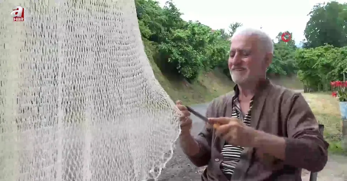 61 yıldır balık ağı örüyor