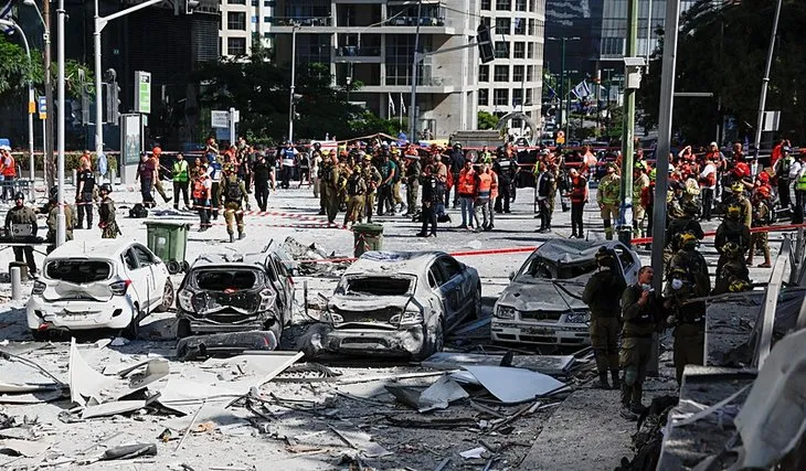 Tel Aviv’e füze yağdı... Katil İsrail’de büyük yıkım! A Haber’de çarpıcı sözler: ’Demir Kubbe’ efsanesi kestane oldu