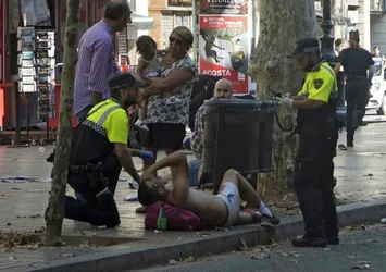 Barcelona'daki DEAŞ saldırısı maskeleri bir kez daha düşürdü!