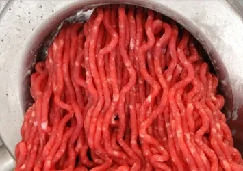 Bu 2 yöntemi mutlaka deneyin! İşte kıyma çözdürmenin en basit yöntemi...
