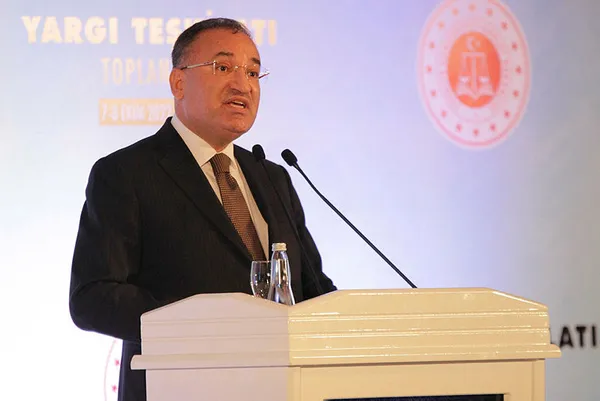 Son dakika: Adalet Bakanı Bekir Bozdağ 'Türkiye'ye kazandıracağız' diyerek duyurdu: Yeni bir infaz uygulaması geliyor - 1