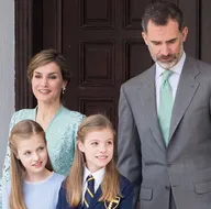 Kraliyet Ailesine koronavirüs şoku!