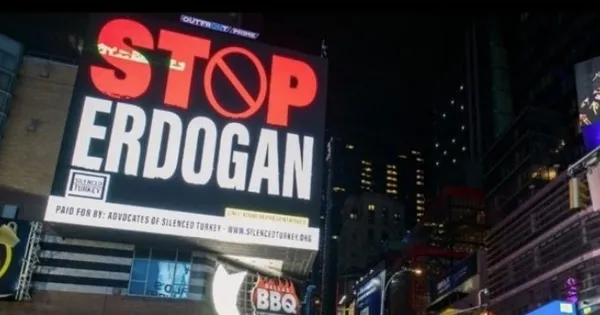 Son dakika: ABD'de Başkan Erdoğan'a hakaret içeren billboardlara ilişkin 2 FETÖ'cü hakkında fezleke düzenlendi - 3