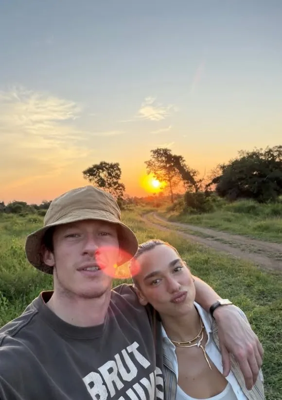 1780063700785.jpg Dua Lipa evleniyor! Düğün yeri ve tarihi kulislerden sızdı - 2