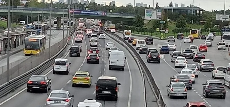 Son dakika: Uyum haftasının ilk günü İstanbul'da trafik yoğunluğu