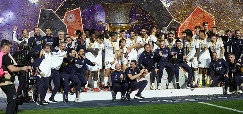 İspanya Süper Kupası Barcelona'yı farklı mağlup eden Real Madrid'in oldu! Arda Güler ilk kupasını kazandı