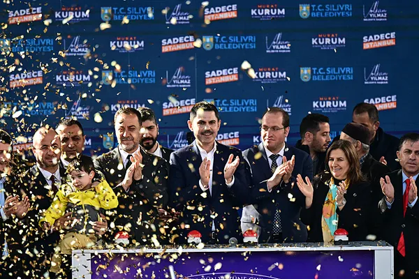 1709740185930.jpg Hizmet ve eser siyaseti! Murat Kurum milletle el ele gönül gönüle: Endişe etmeyin 31 Mart gecesi bu şehrin gerçek hizmetkarları geliyor - 2
