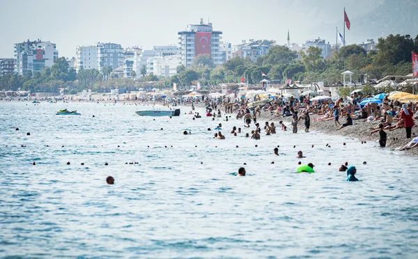 1698672144987.jpg Antalya'ya sonbahar gelmedi! Termometreler 32 dereceyi gösterdi - 3