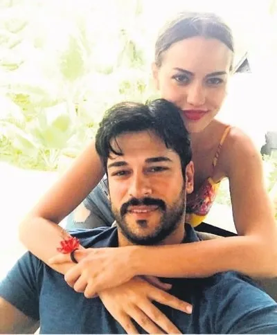 Fahriye Evcen yüzüğü çıkarmış - 1