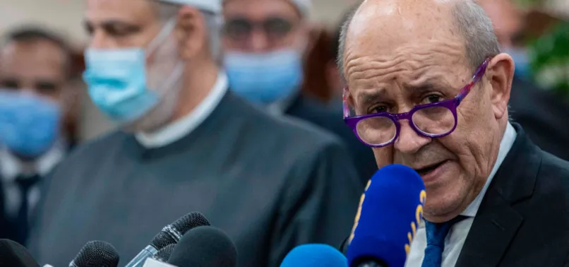 İslam'a ve Peygamberimiz Hz. Muhammed'e edilen hakaretlere destek veren Fransa geri vites yaptı: İslam'a saygı duyuyoruz