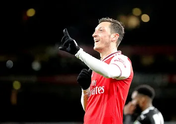 Mesut Özil'den Fenerbahçe'ye cevap
