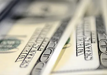 Dolar 3,90'ın üzerini gördü